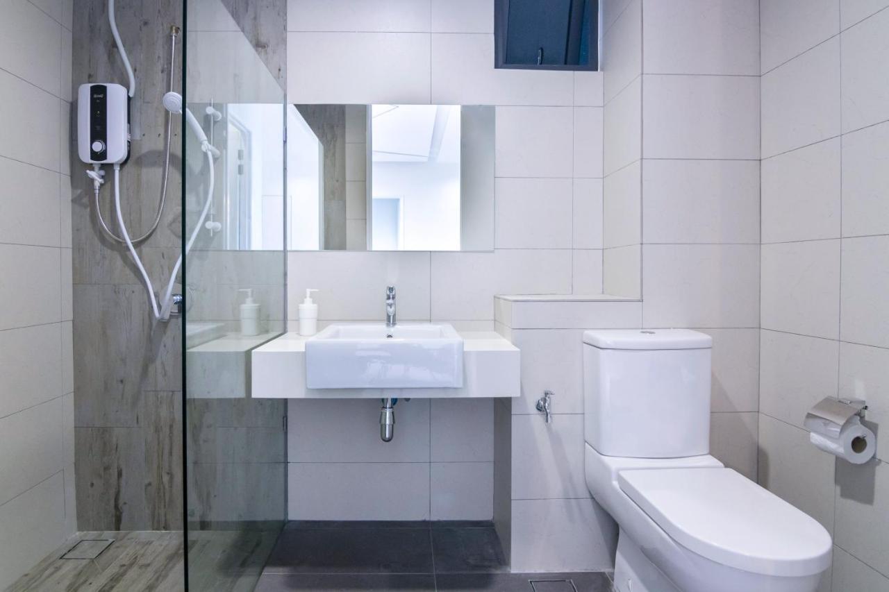 Arte Serviced Apartment @ Penang Гелугор Экстерьер фото